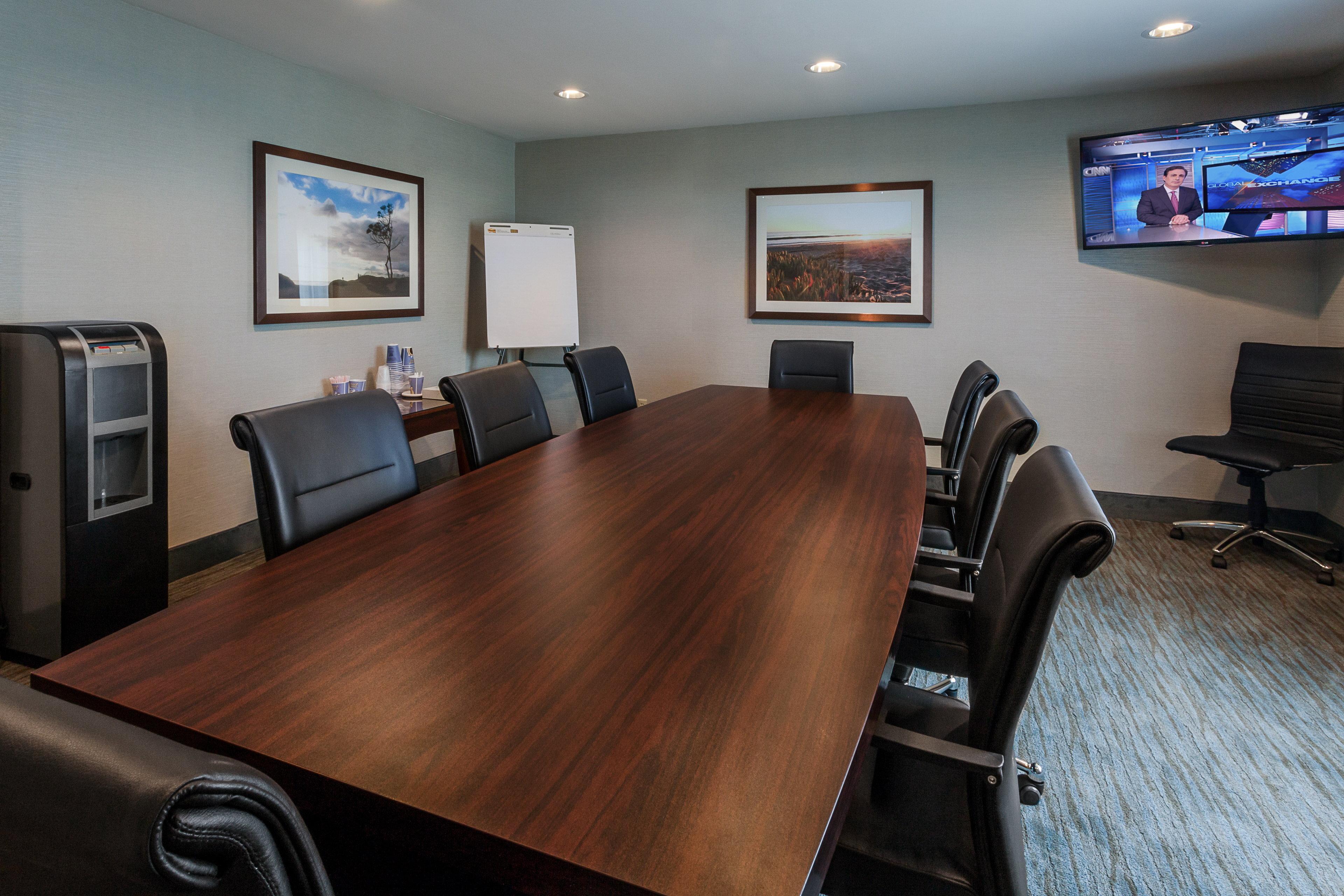 Holiday Inn Express & Suites Carpinteria By Ihg Exterior photo