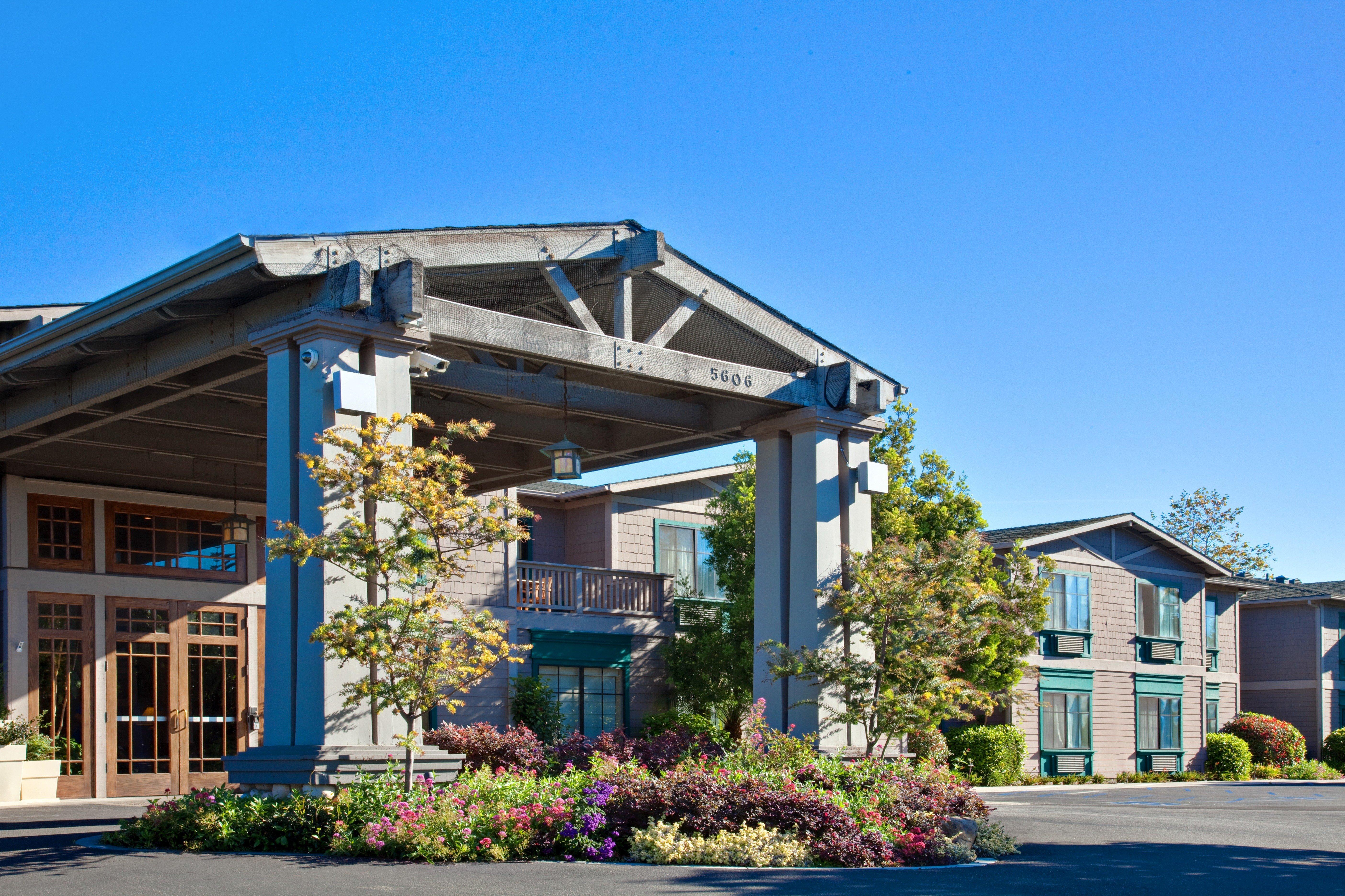 Holiday Inn Express & Suites Carpinteria, An Ihg Hotel Exterior photo