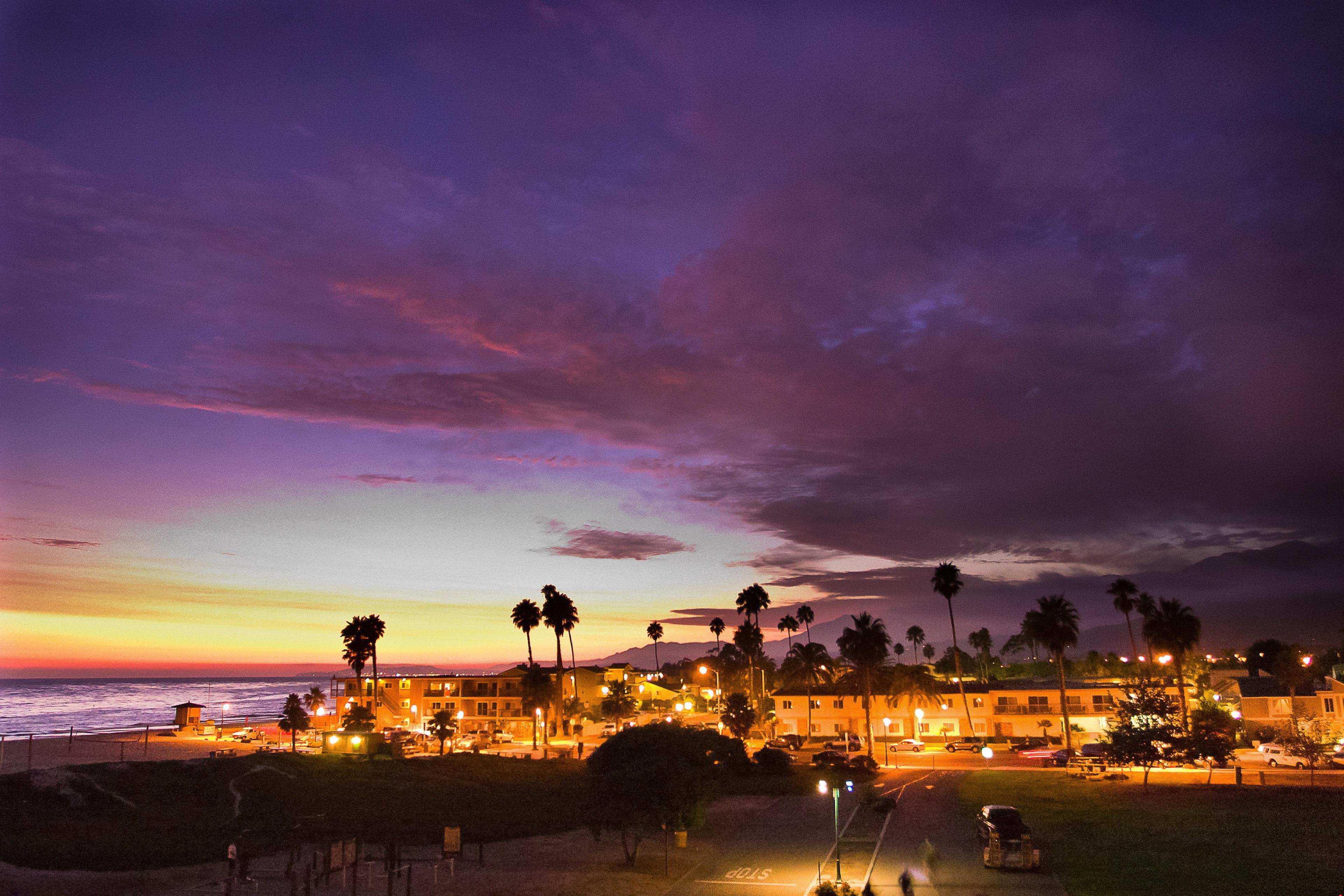 Holiday Inn Express & Suites Carpinteria By Ihg Exterior photo