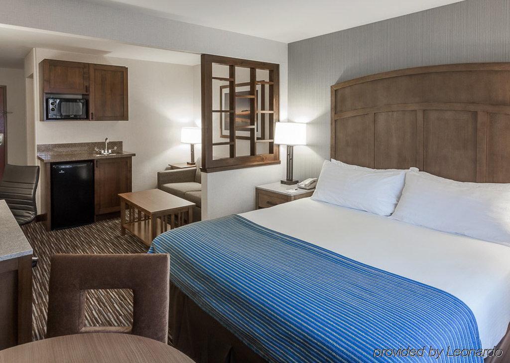 Holiday Inn Express & Suites Carpinteria By Ihg Exterior photo
